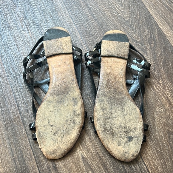 Louis Vuitton Revival Patent Leather LV Logo Sandals Flats 39 9 8.5 - Picture 7 of 10